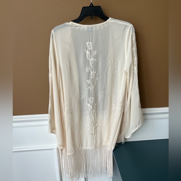 LUSH Women’s Fringe Embroidered Kimono Coverup Size Medium Bohemium Tulum Yacht - Picture 7 of 8